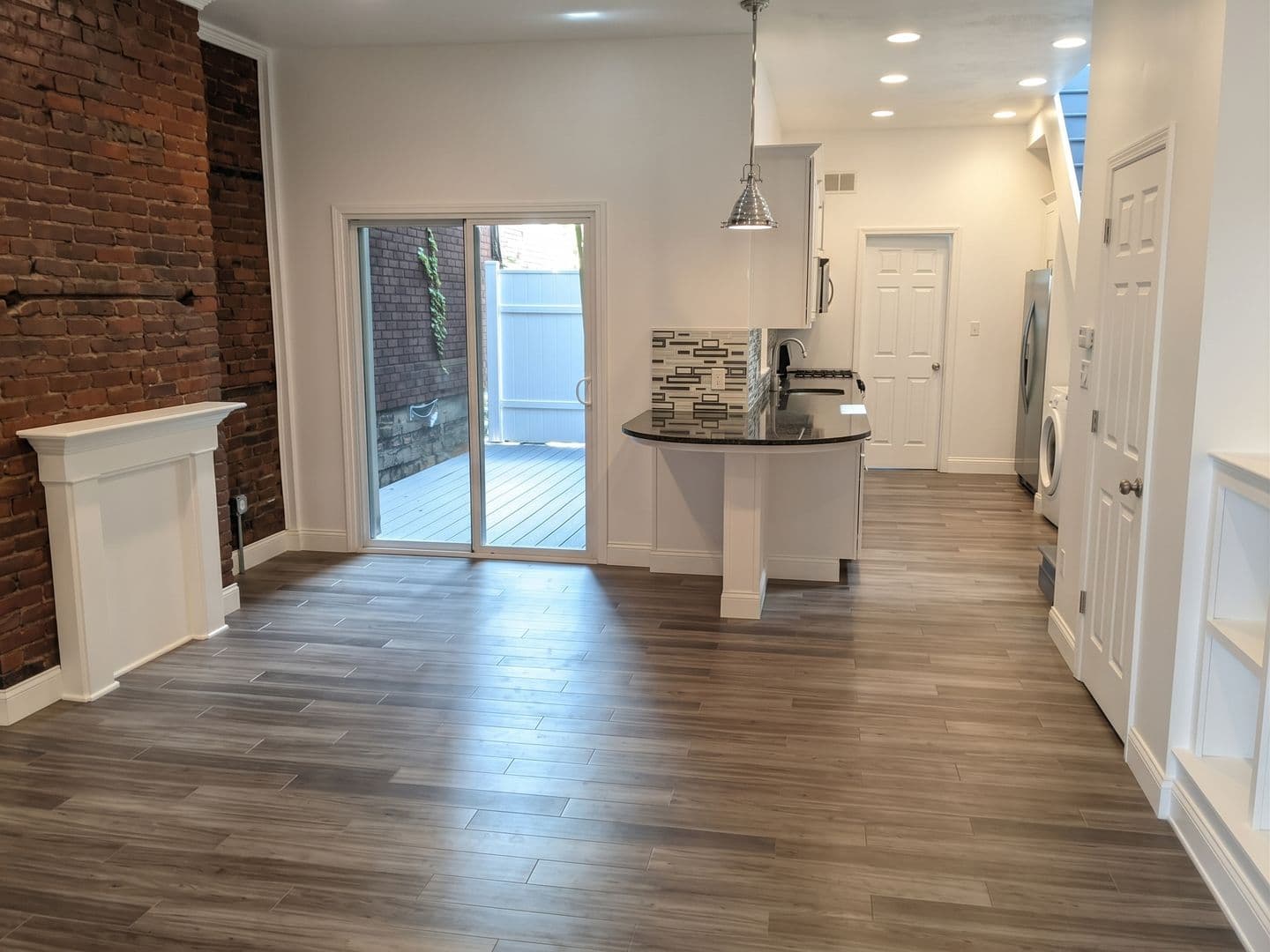 Pittsburgh Apartment: 1708 Sidney Street