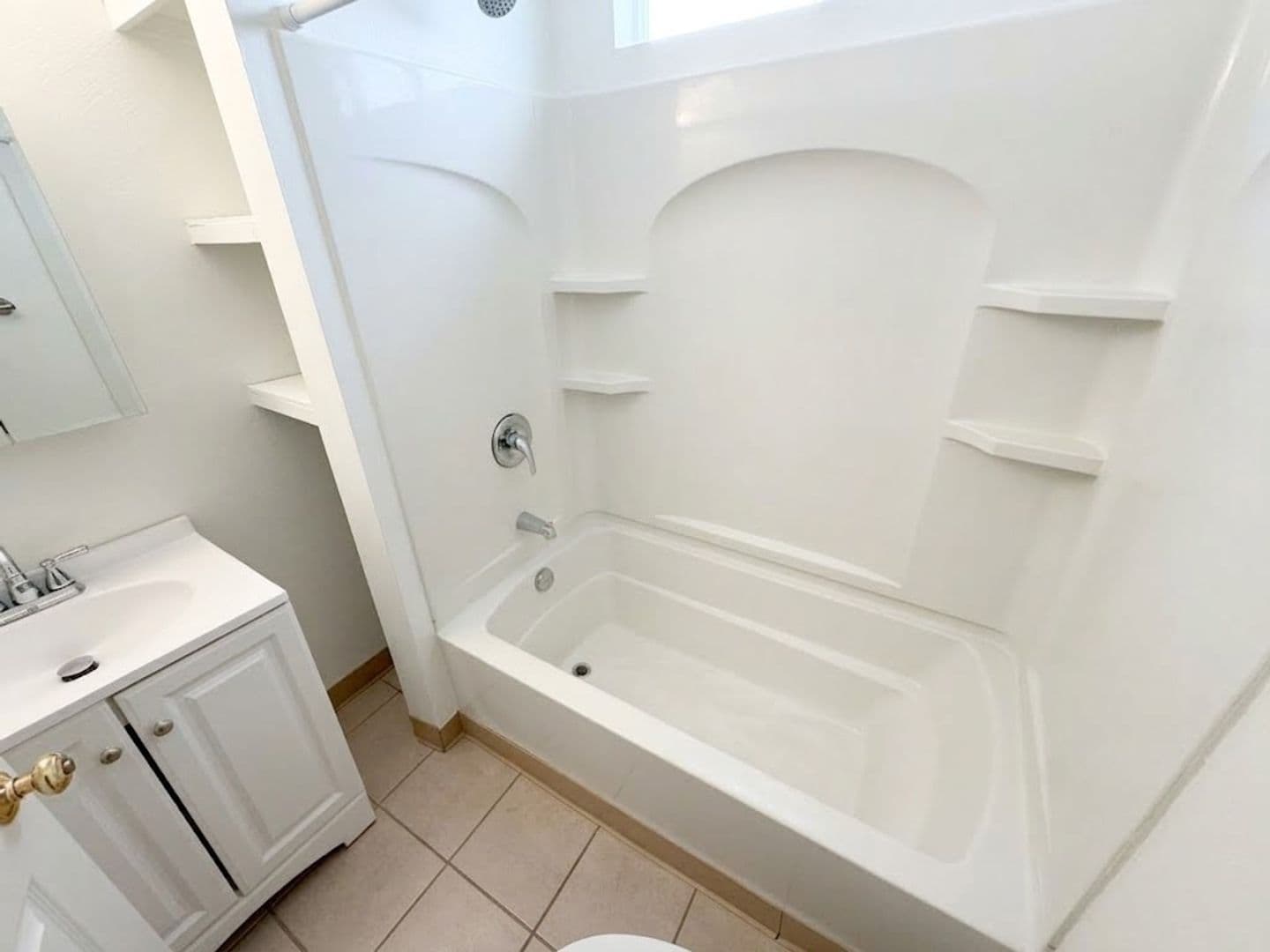Pittsburgh Apartment: 325 N Neville