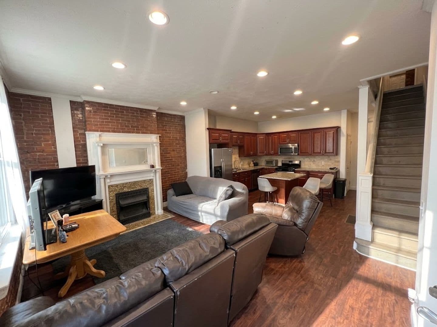 Pittsburgh Apartment: 2012 Sarah Street
