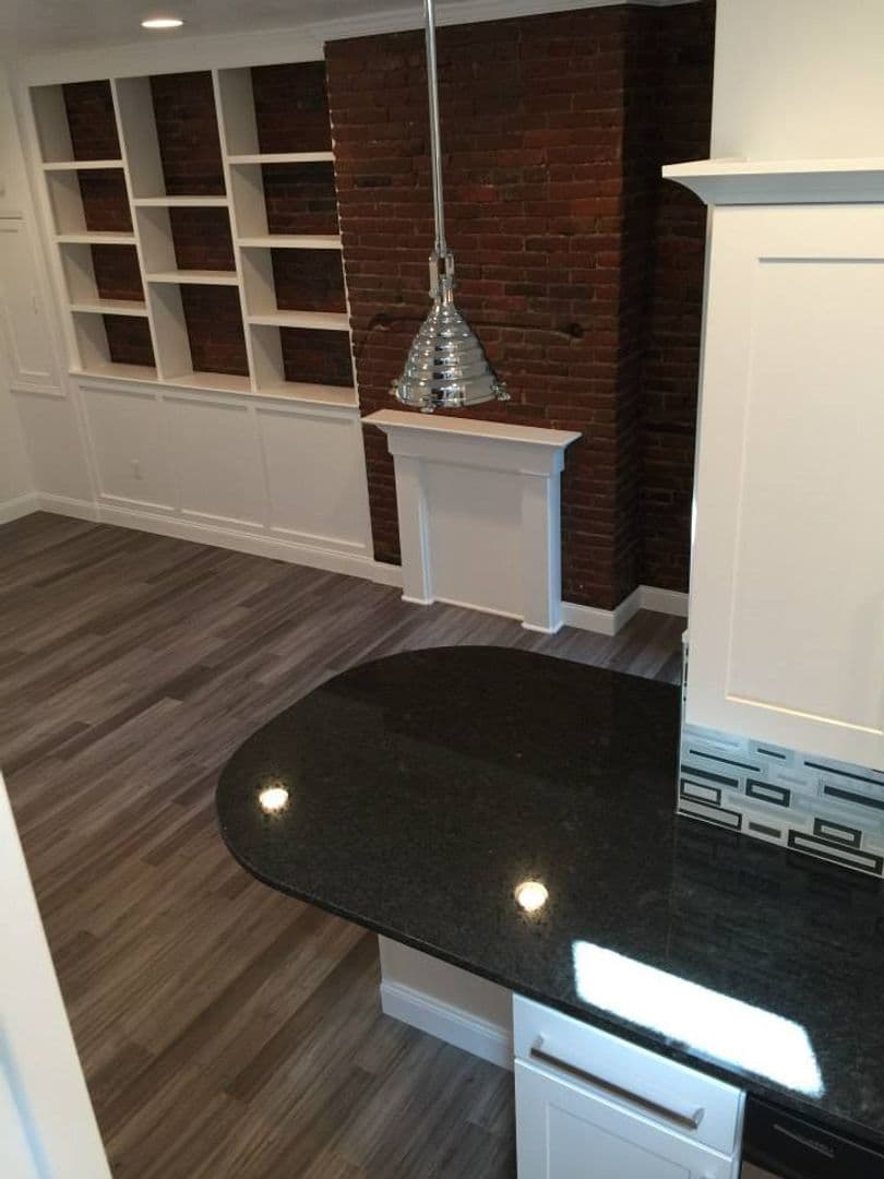 Pittsburgh Apartment: 1708 Sidney Street