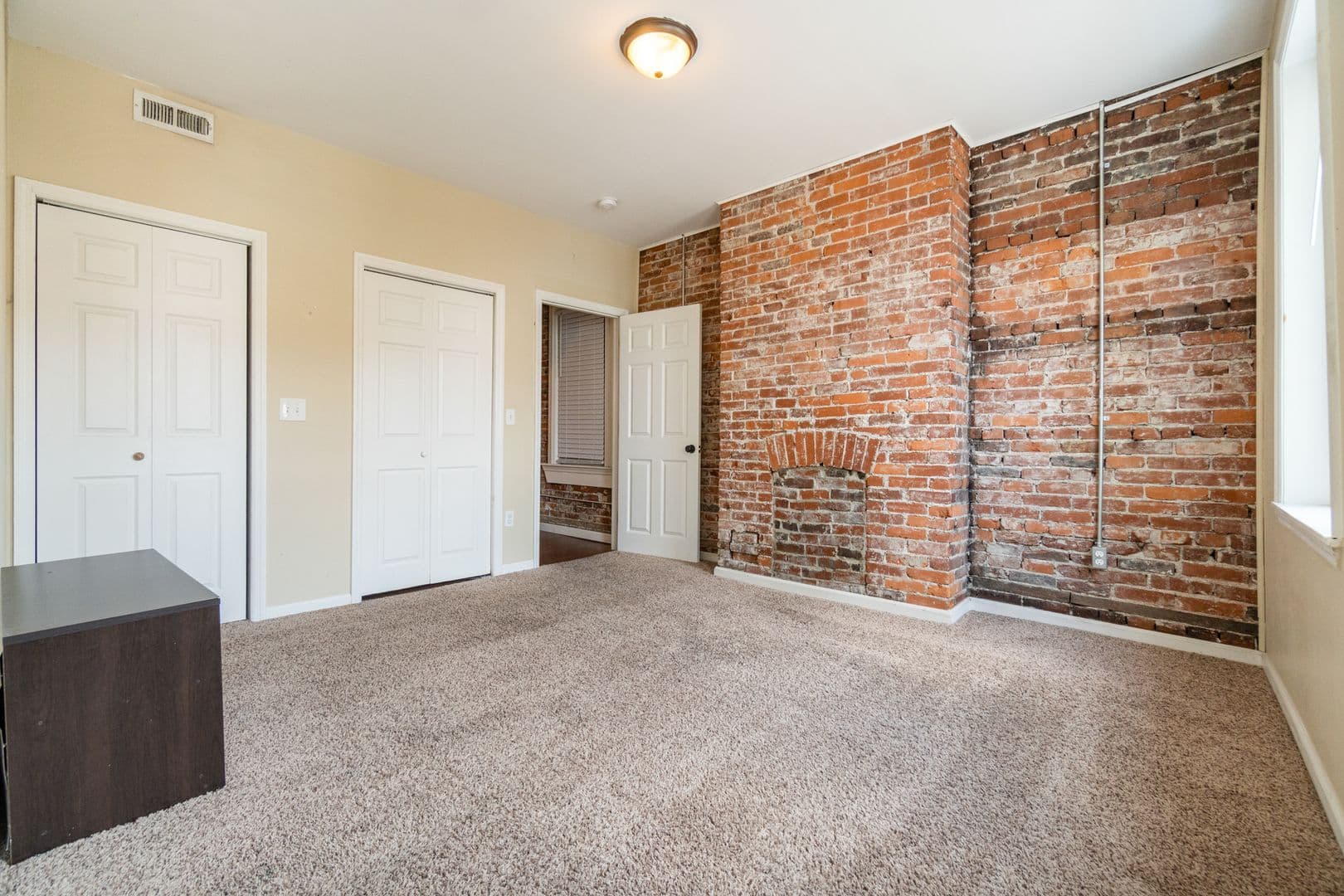Pittsburgh Apartment: 1822 Wharton Street