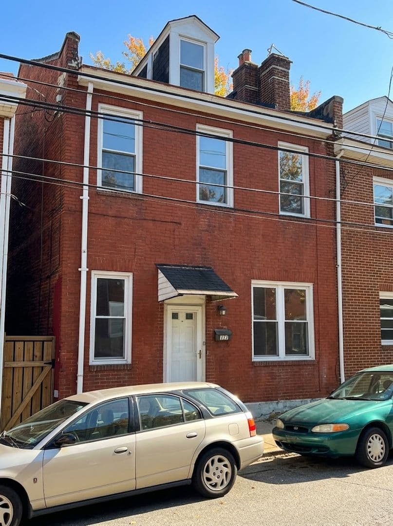 Pittsburgh House: 113 s 12th Street