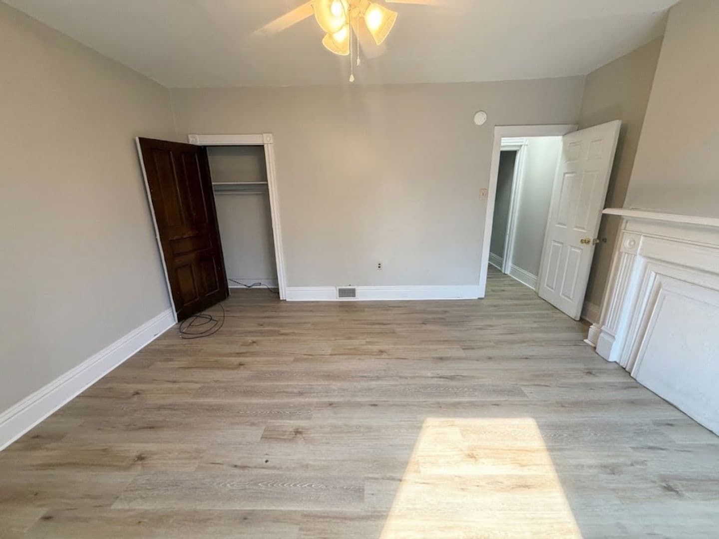 Munhall House: 602 E 17th Street