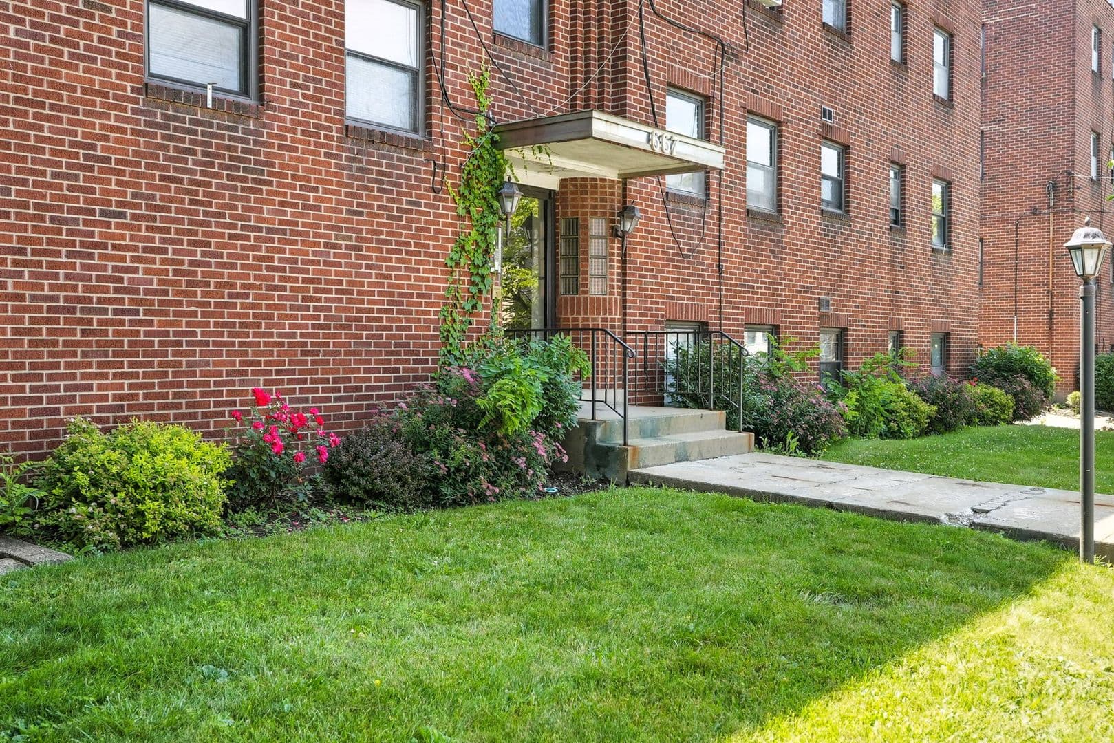 Pittsburgh Apartment: 677 Florida Avenue