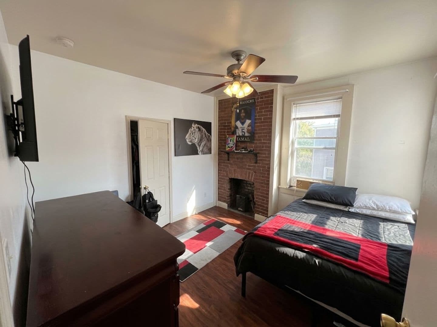 Pittsburgh Apartment: 2012 Sarah Street