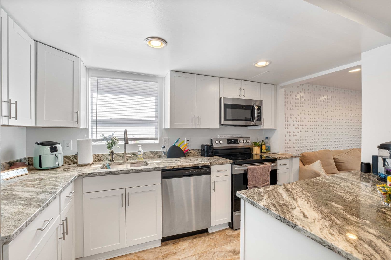 Pittsburgh House: 37 Uxor Way