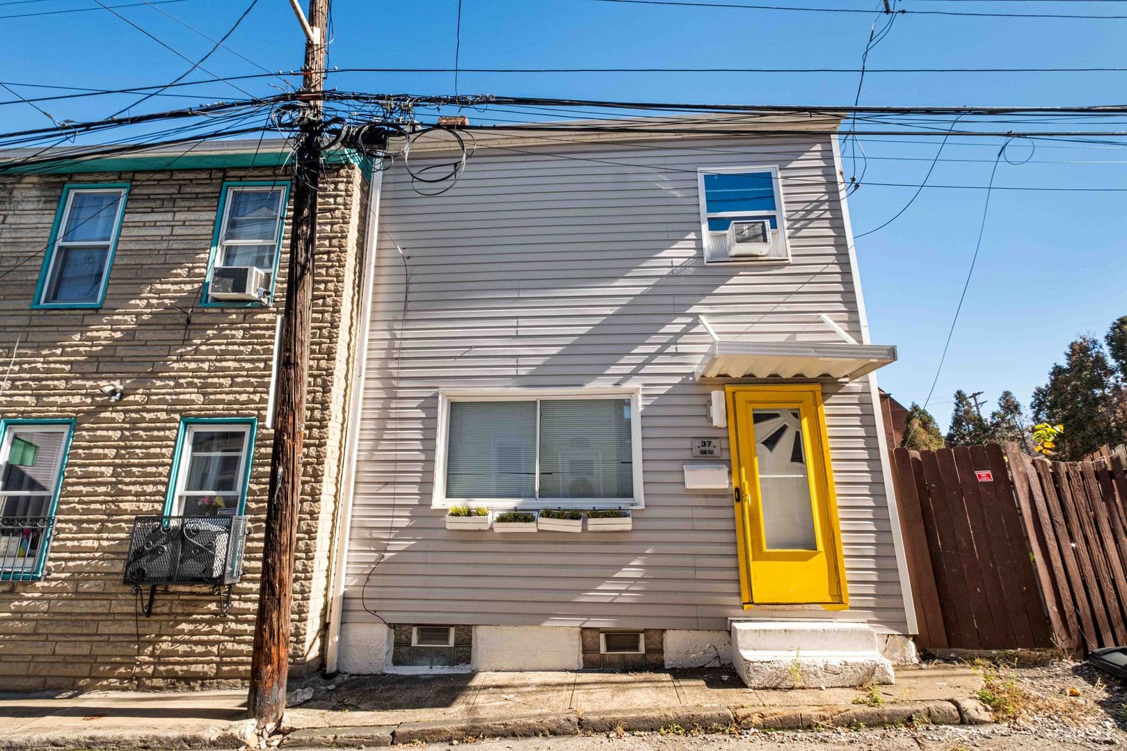 Pittsburgh House: 37 Uxor Way