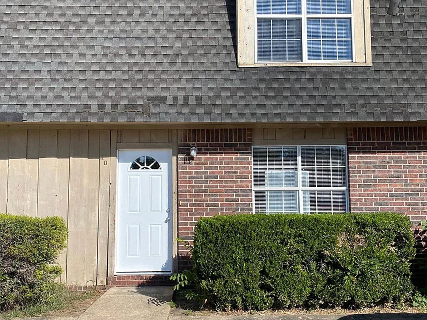 Farmington House: 40 Wilma Avenue