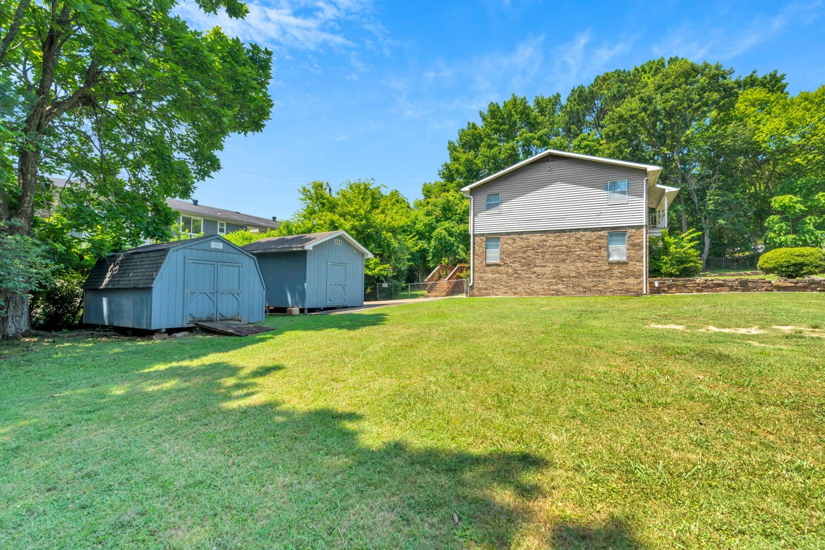 Fayetteville House: 1660 W. Palmer Pl