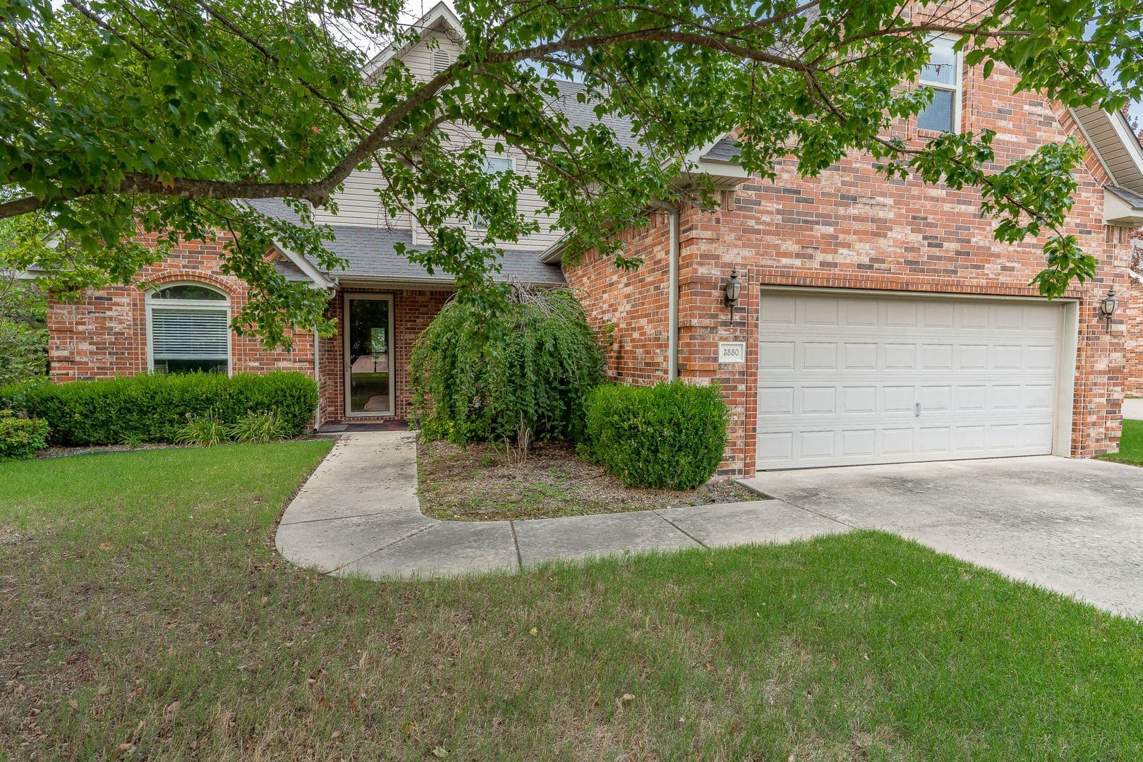 Fayetteville House: 3880 W. Morning Mist Drive