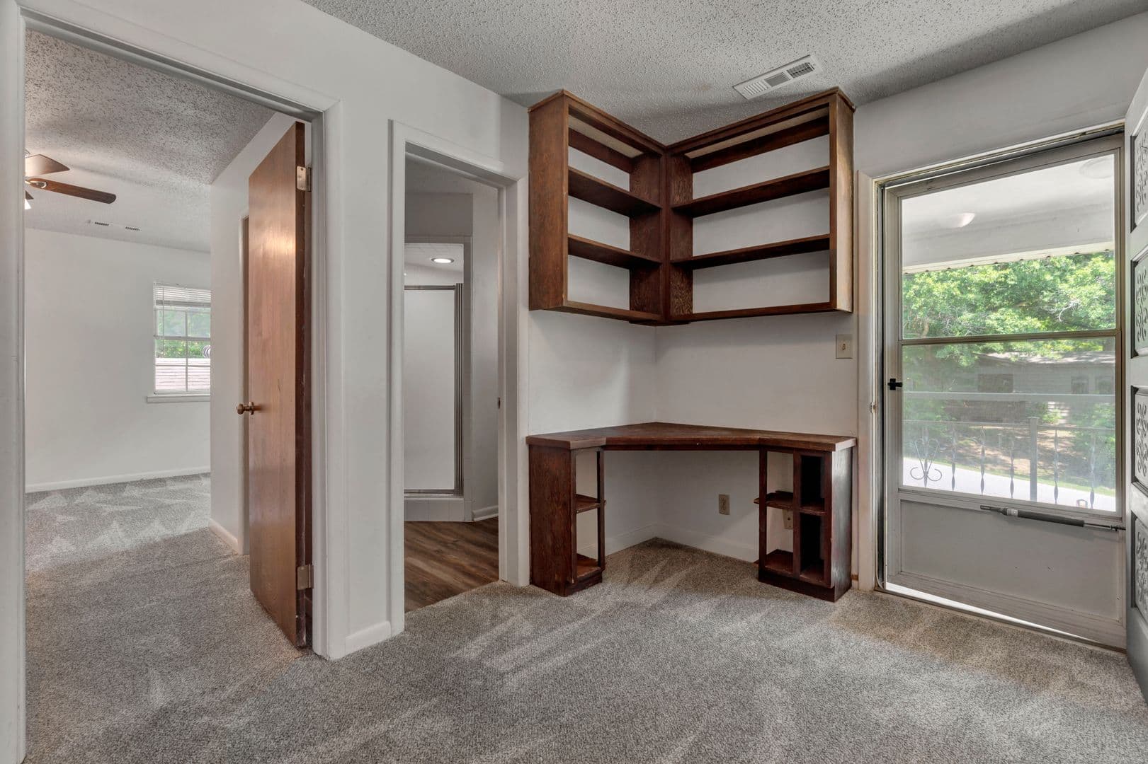 Fayetteville House: 1660 W. Palmer Pl