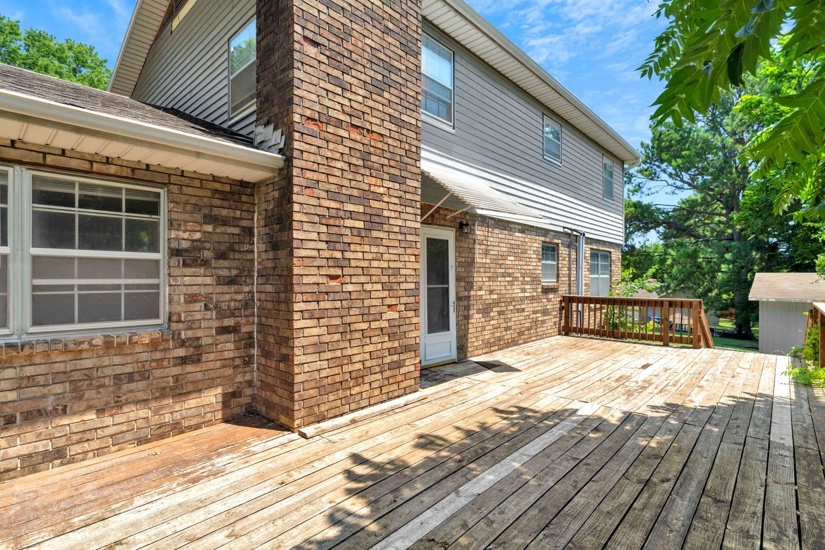 Fayetteville House: 1660 W. Palmer Pl