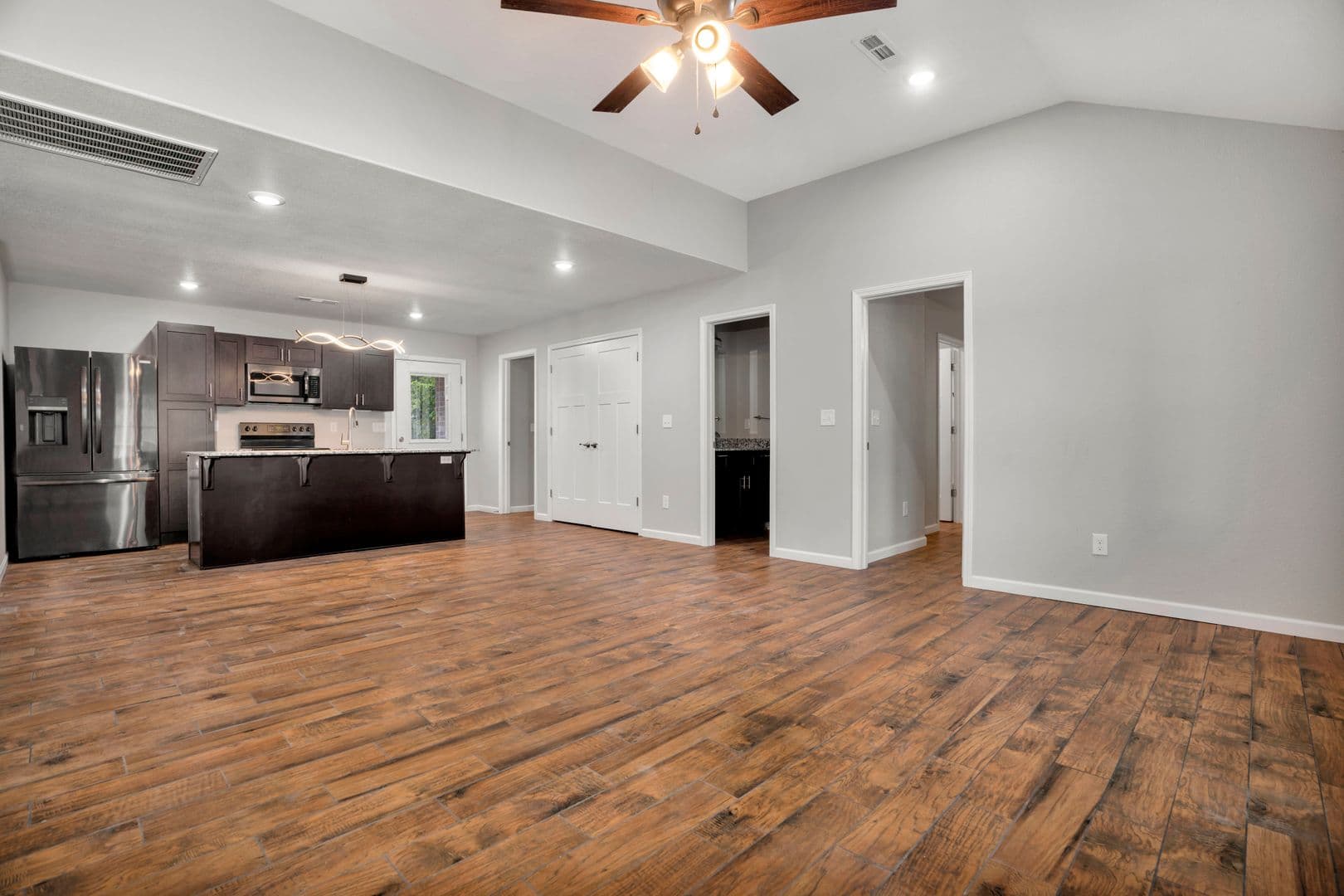 Gentry House: 412 S Byers Ave