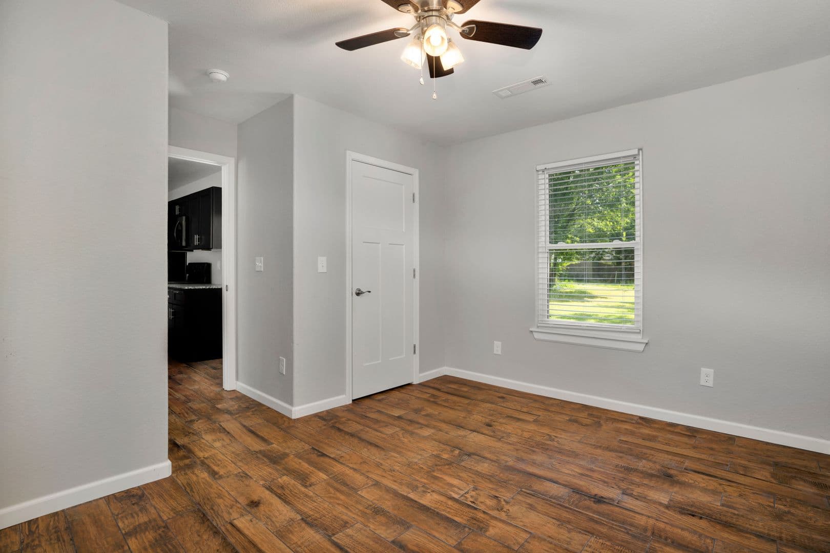 Gentry House: 412 S Byers Ave