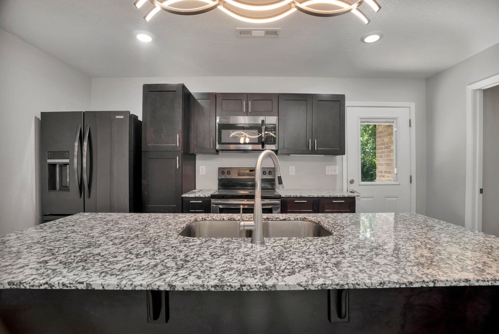 Gentry House: 412 S Byers Ave