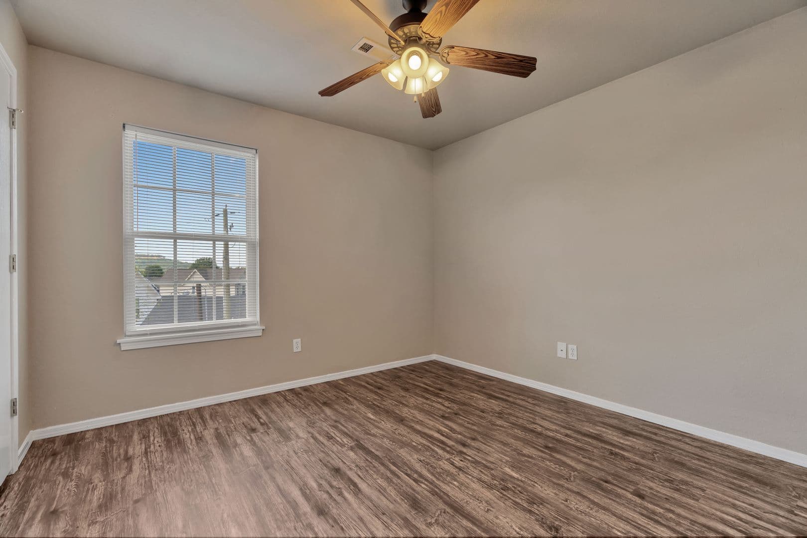 Fayetteville House: 2939 W. Scottswood Place