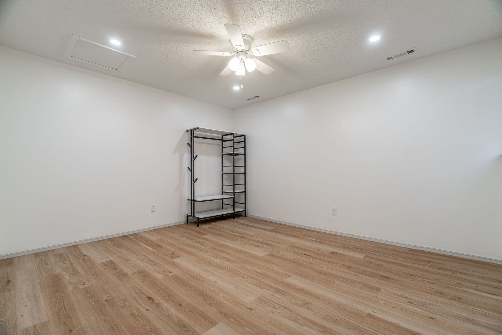 Springdale House: 2001 Cypress Pl