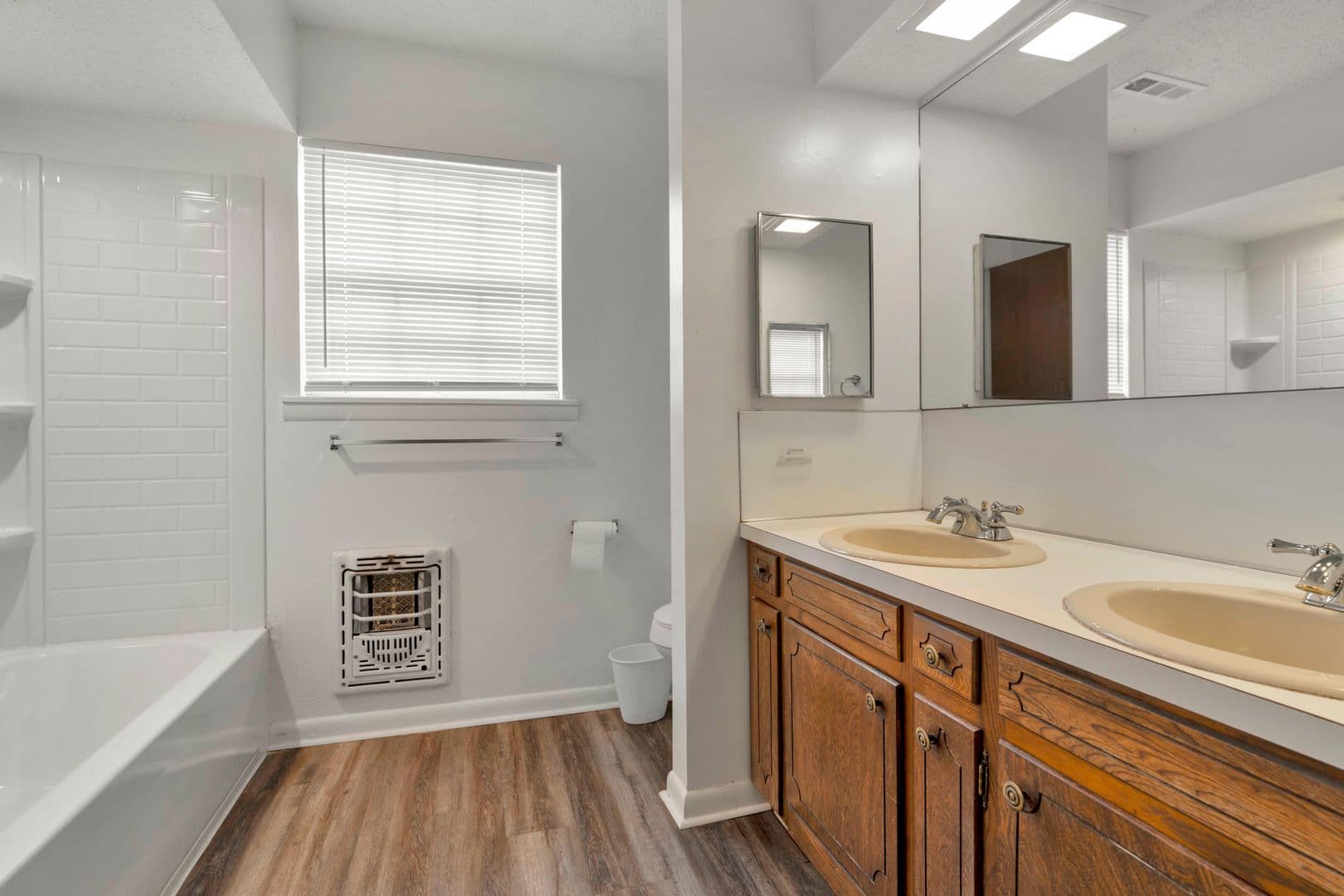 Fayetteville House: 1660 W. Palmer Pl