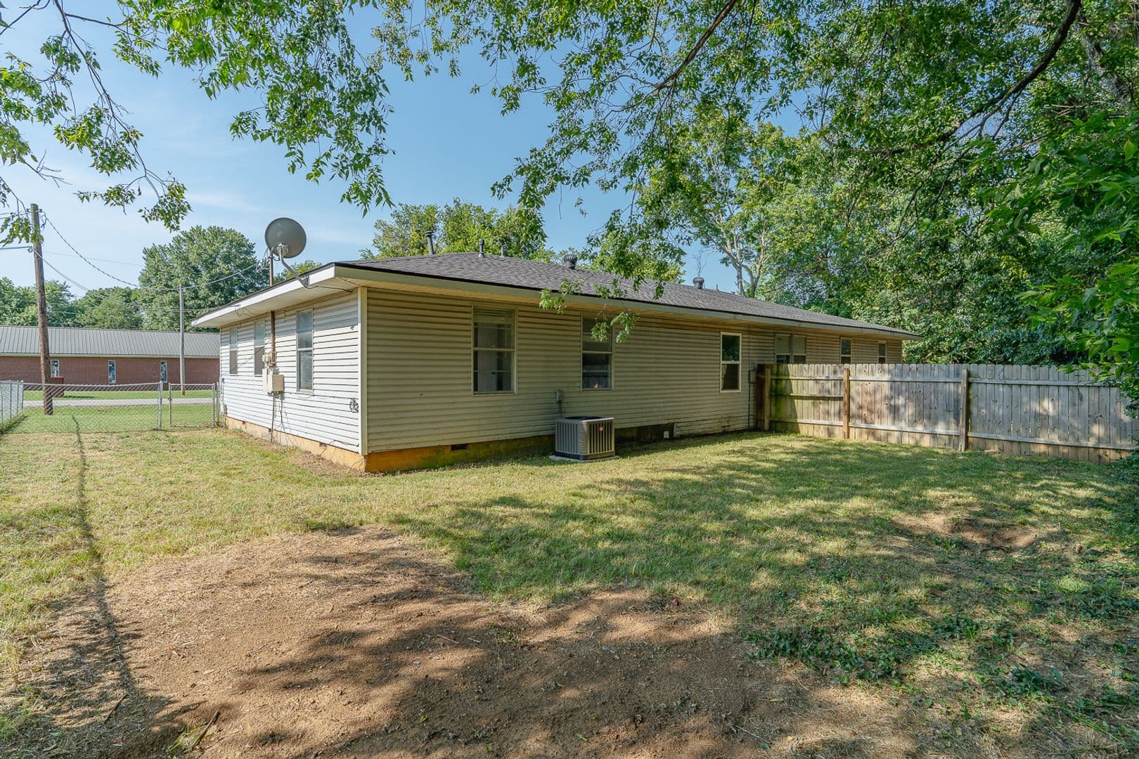 Farmington Apartment: 60 Neal