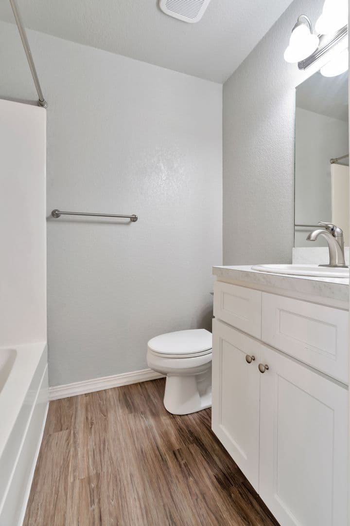 Fayetteville House: 581 W. Moan Place
