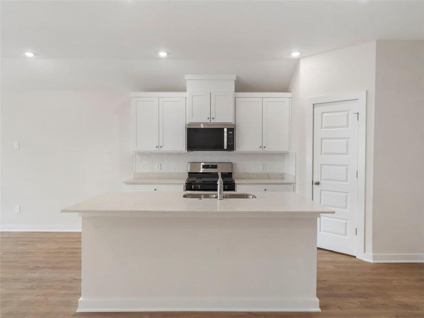 Fayetteville House: 618 S. Neon Ave