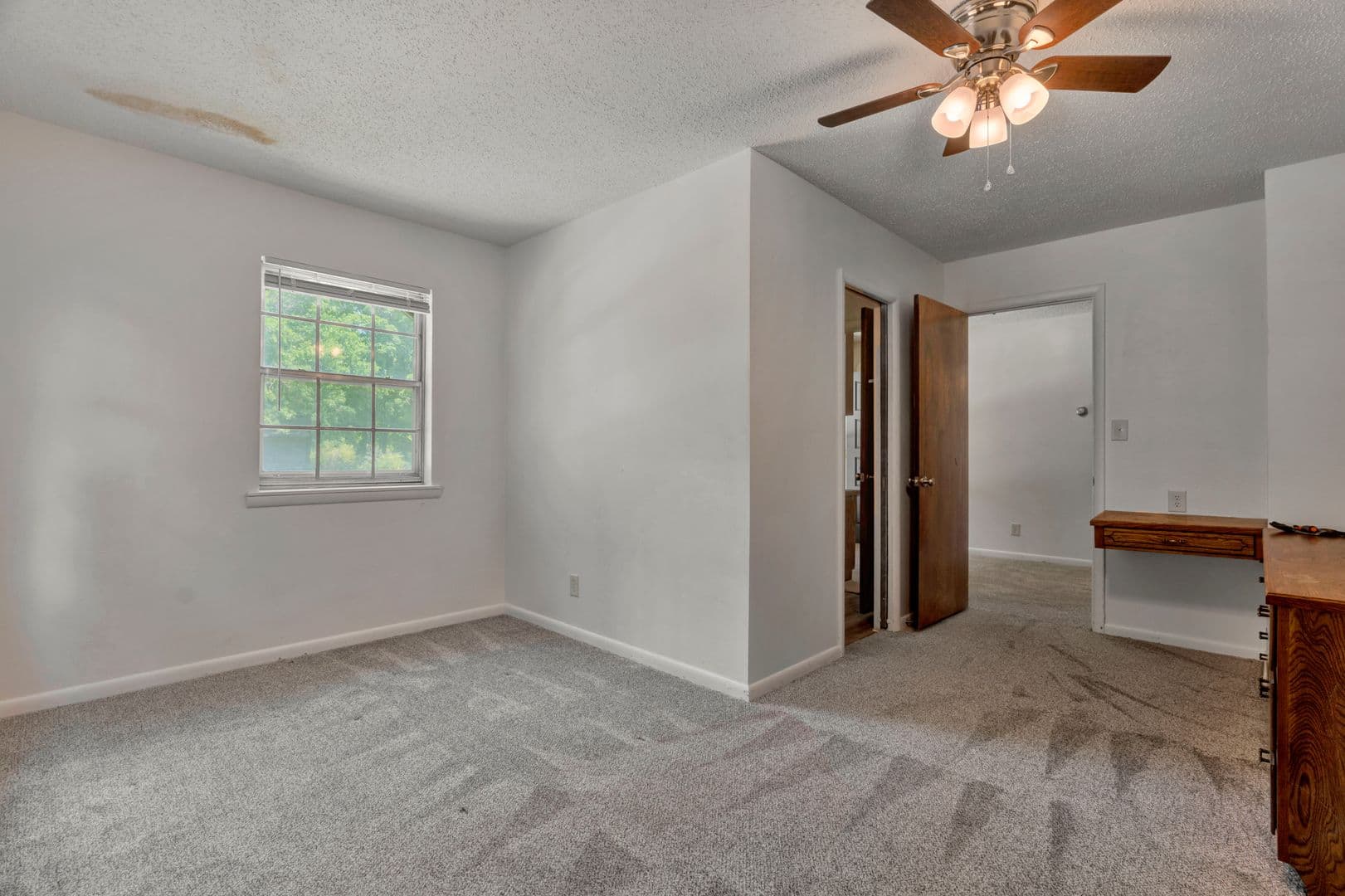 Fayetteville House: 1660 W. Palmer Pl