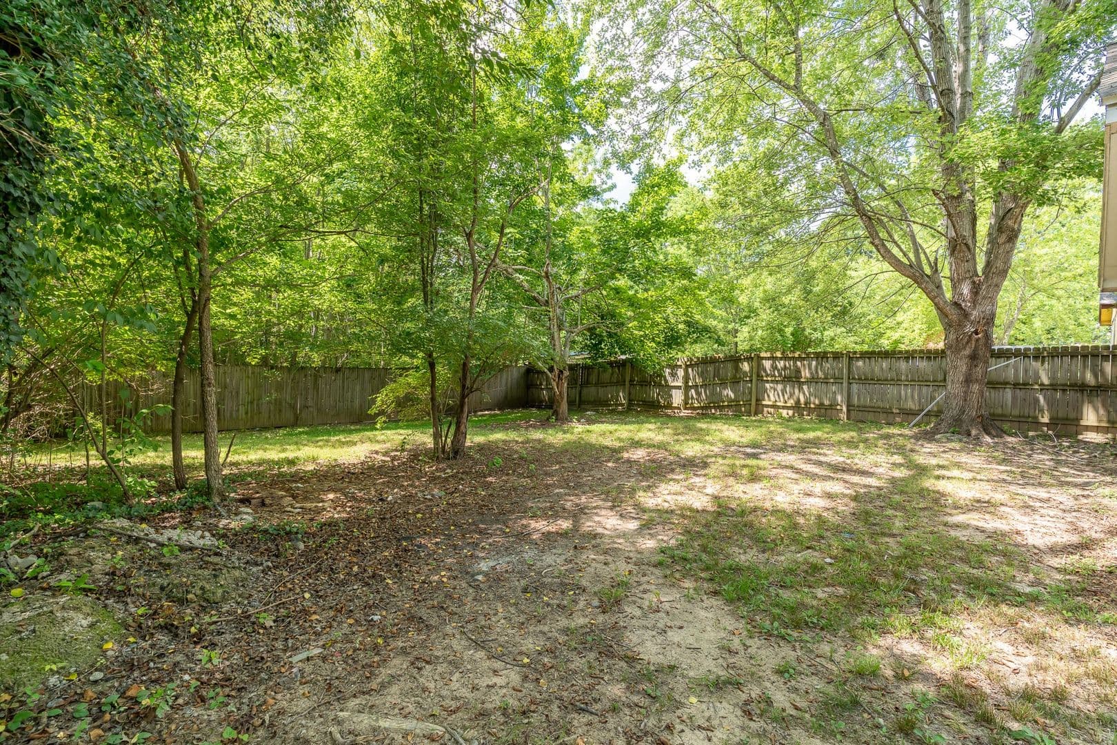 Fayetteville House: 559 S Ray Ave.