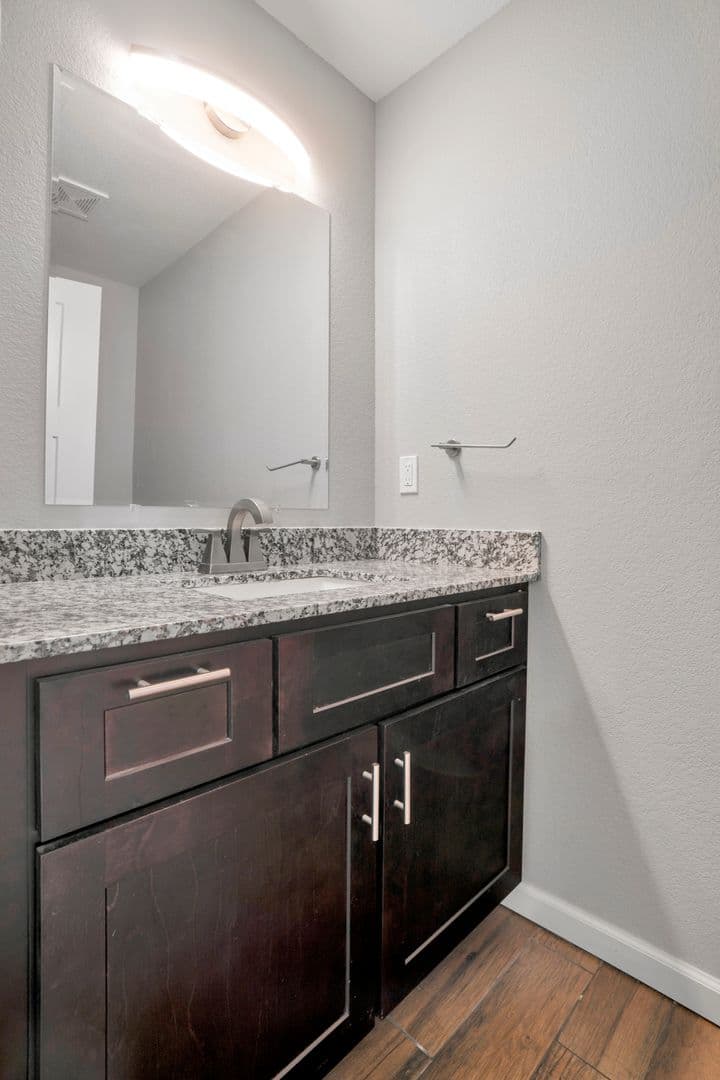 Gentry House: 412 S Byers Ave