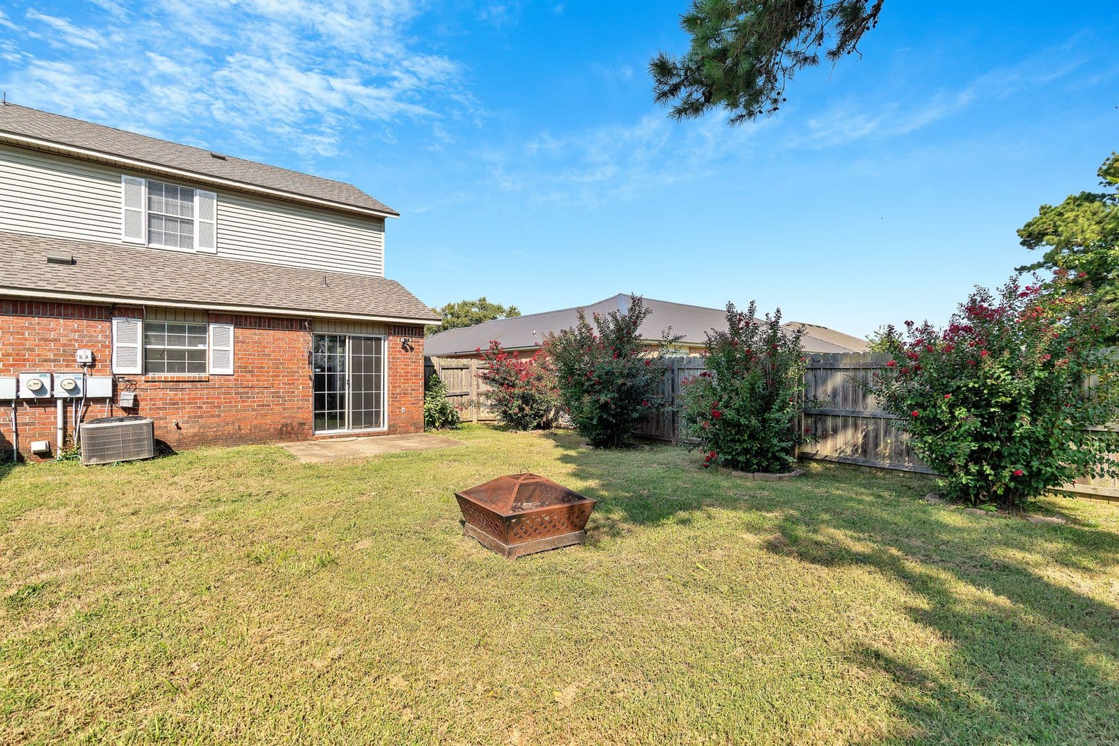 Fayetteville House: 2402 N Jeremiah Pl