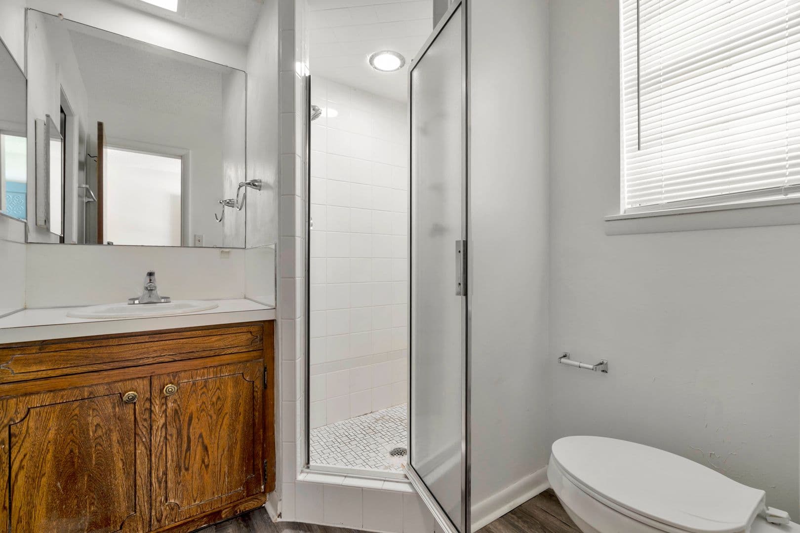 Fayetteville House: 1660 W. Palmer Pl