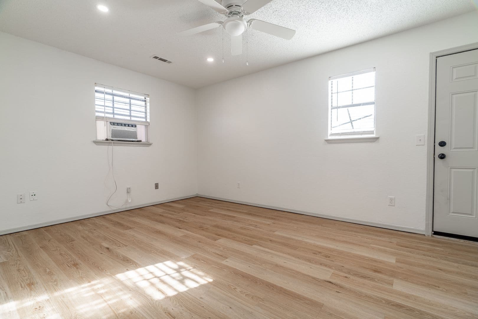 Springdale House: 2001 Cypress Pl