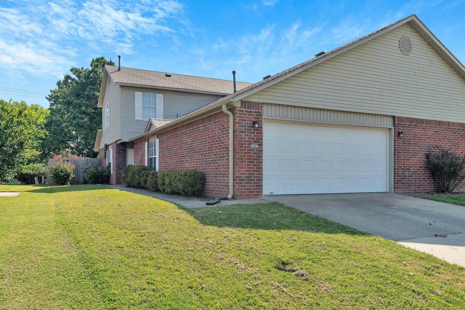 Fayetteville House: 2402 N Jeremiah Pl