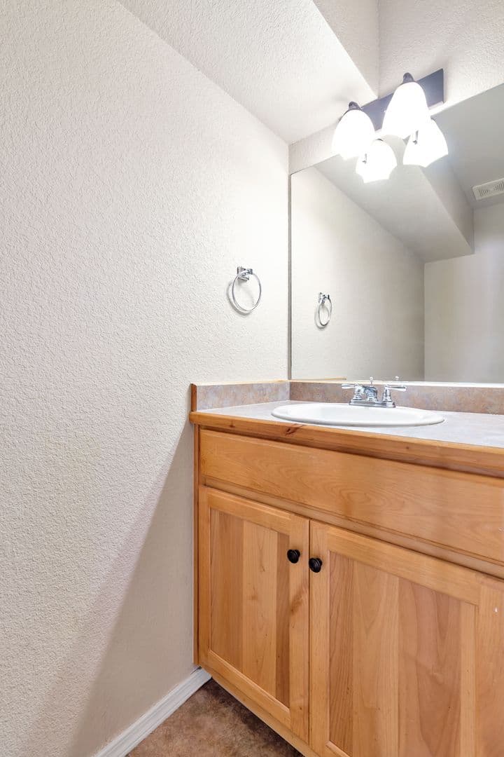 Fayetteville House: 2939 W. Scottswood Place