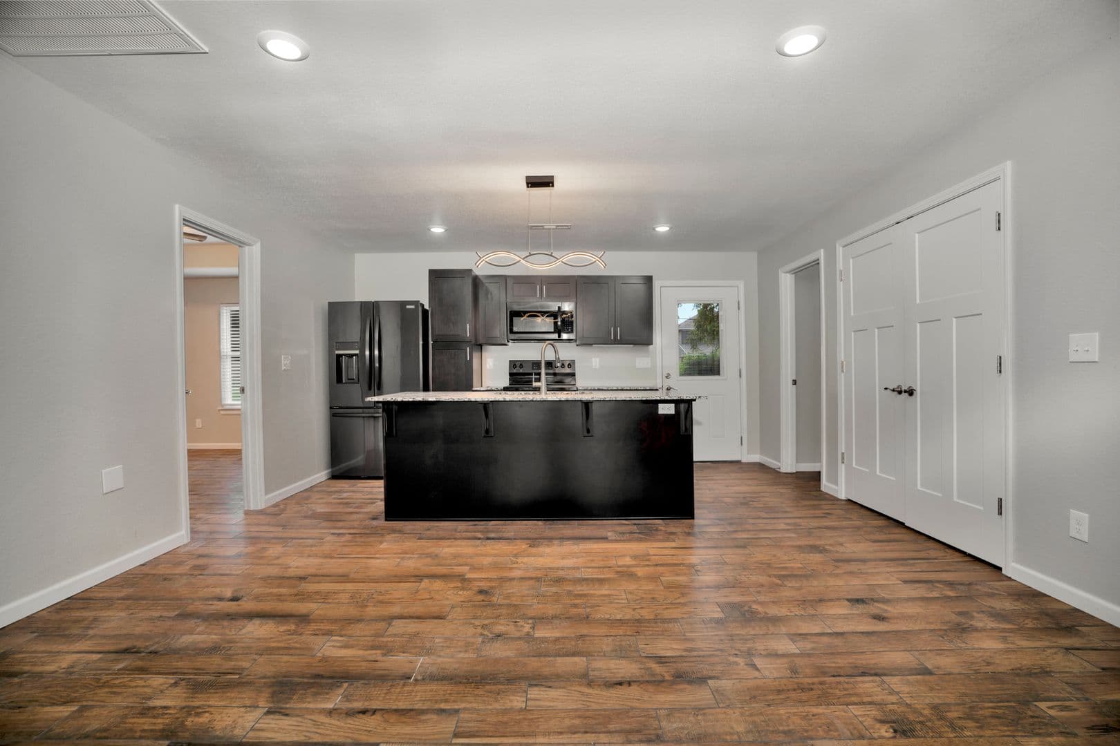 Gentry House: 412 S Byers Ave
