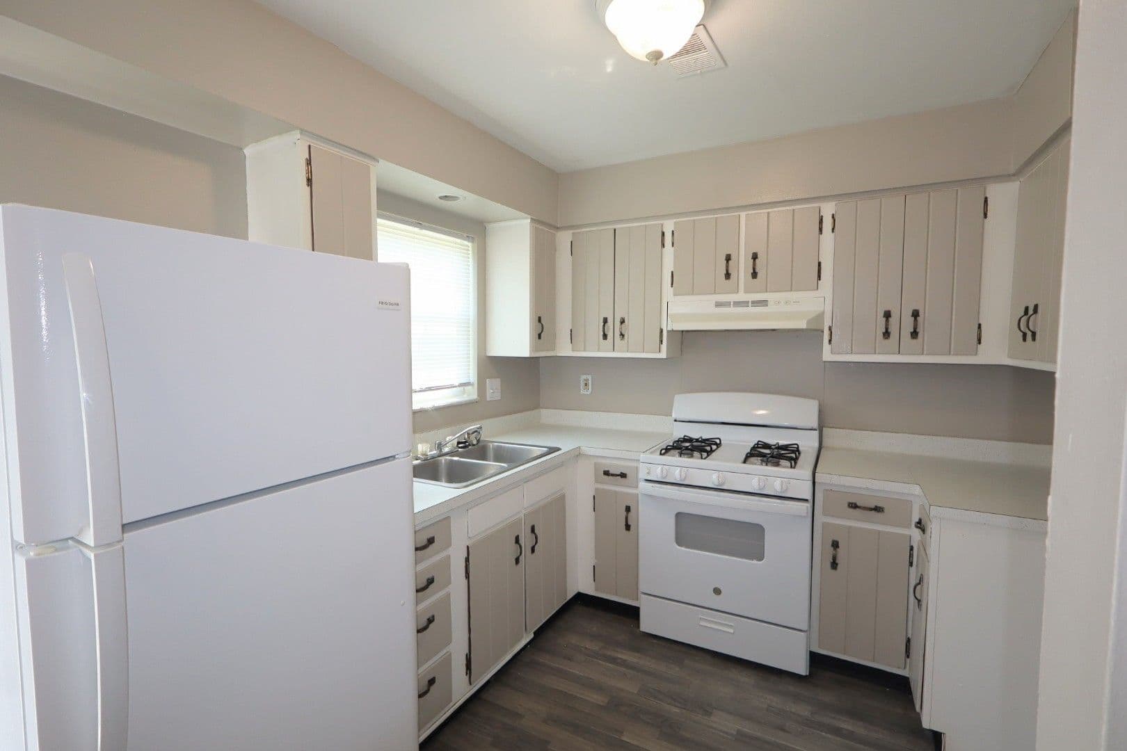 Evansville Apartment: 1210 Vista Court