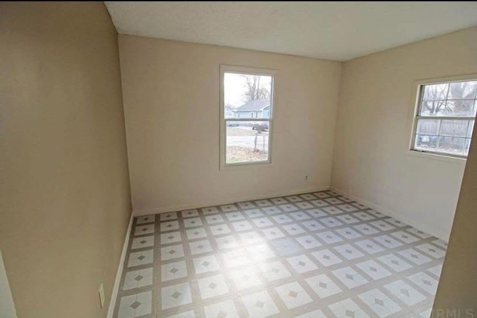 Evansville House: 730 Ridgeway Avenue