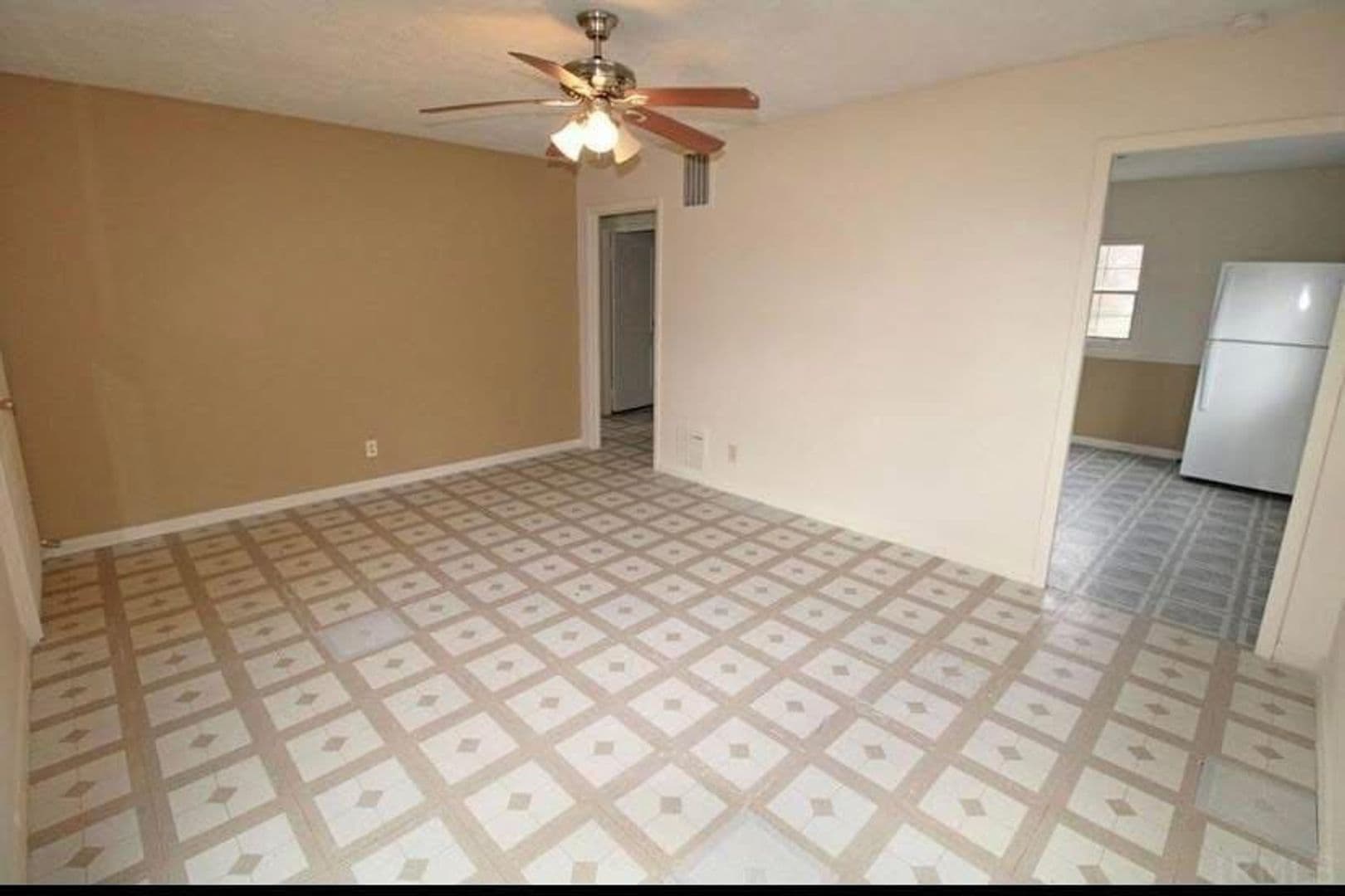 Evansville House: 730 Ridgeway Avenue