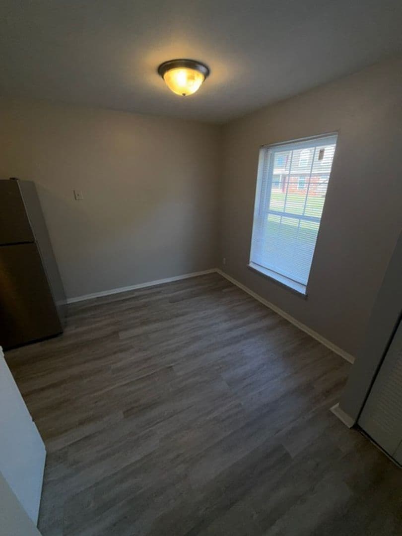 Evansville Apartment: 700 Chateau Drive
