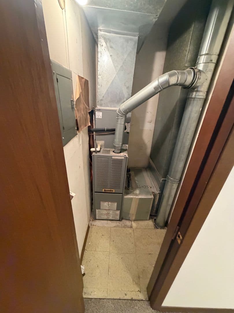 Evansville Apartment: 2151 East Columbia Street