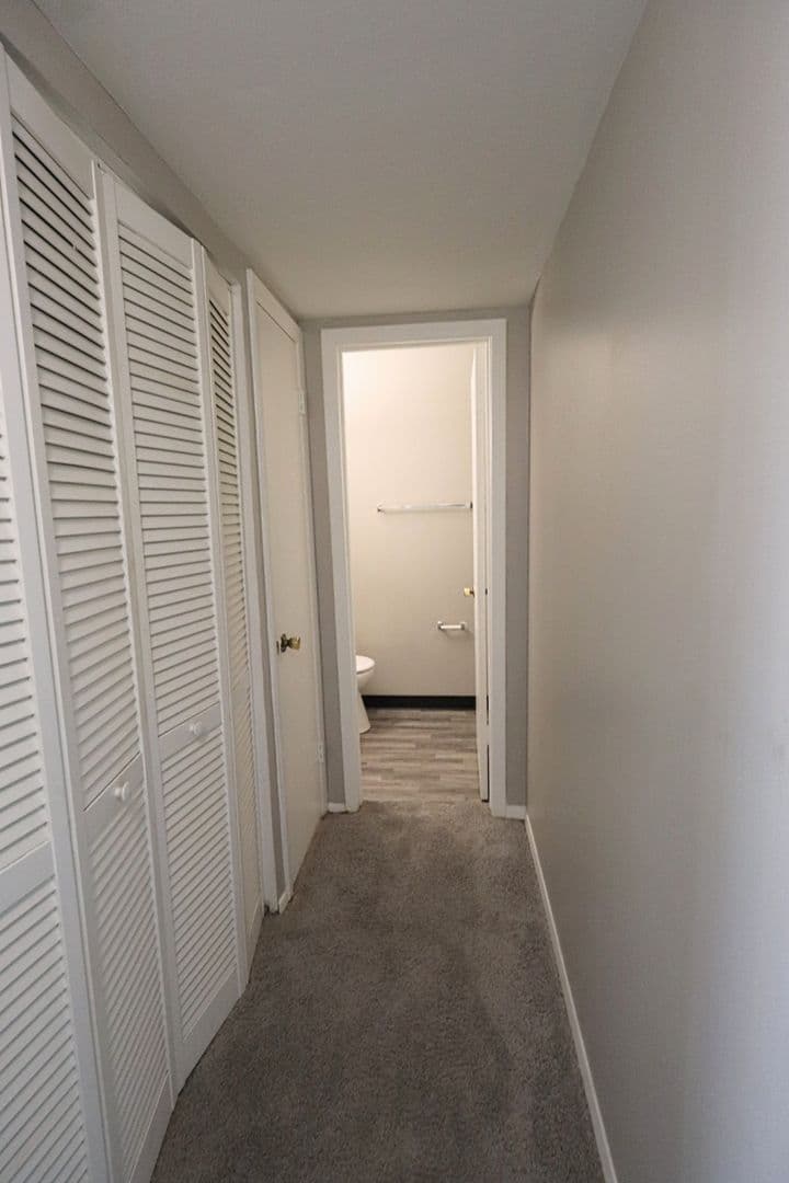Evansville Apartment: 1210 Vista Court