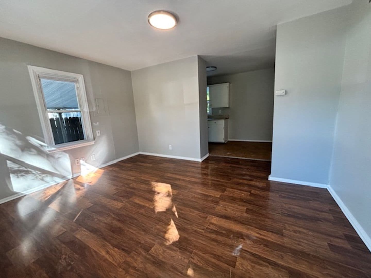 Evansville House: 2004 Elmendorf Avenue