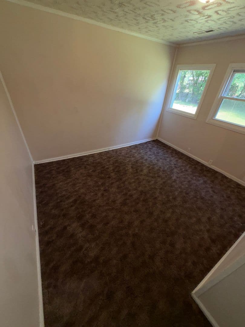 Evansville Apartment: 1240 & 1242 Negley Avenue