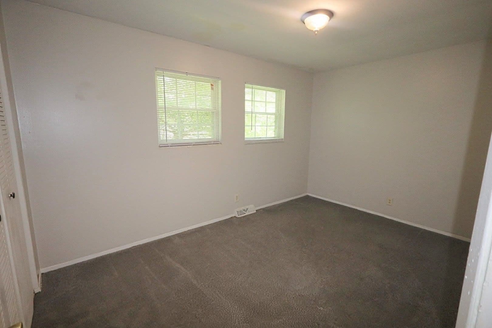 Evansville Apartment: 1210 Vista Court