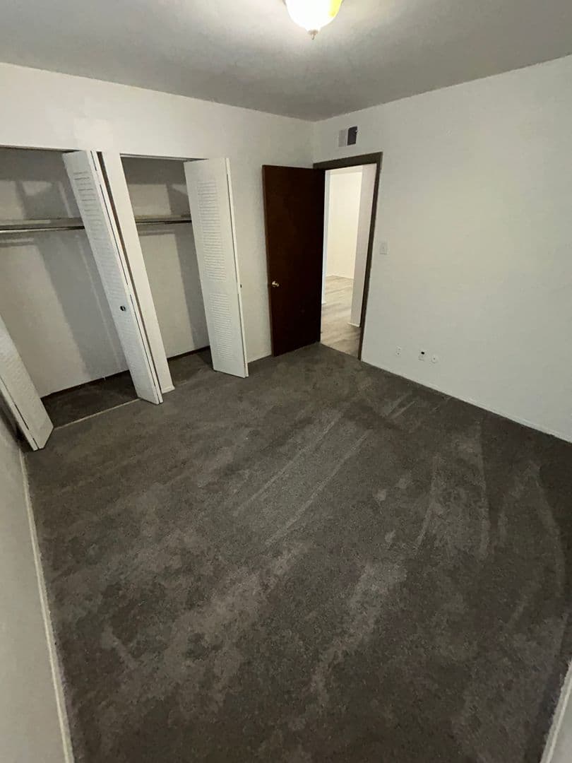 Evansville Apartment: 1210 Vista Court