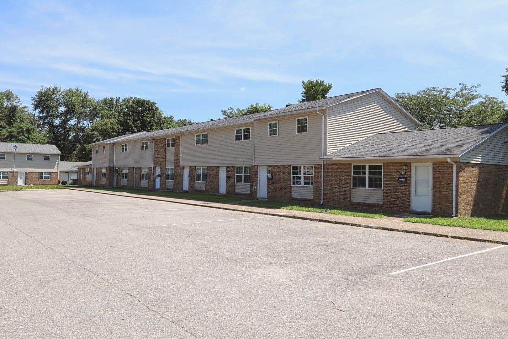 Evansville Apartment: 1210 Vista Court