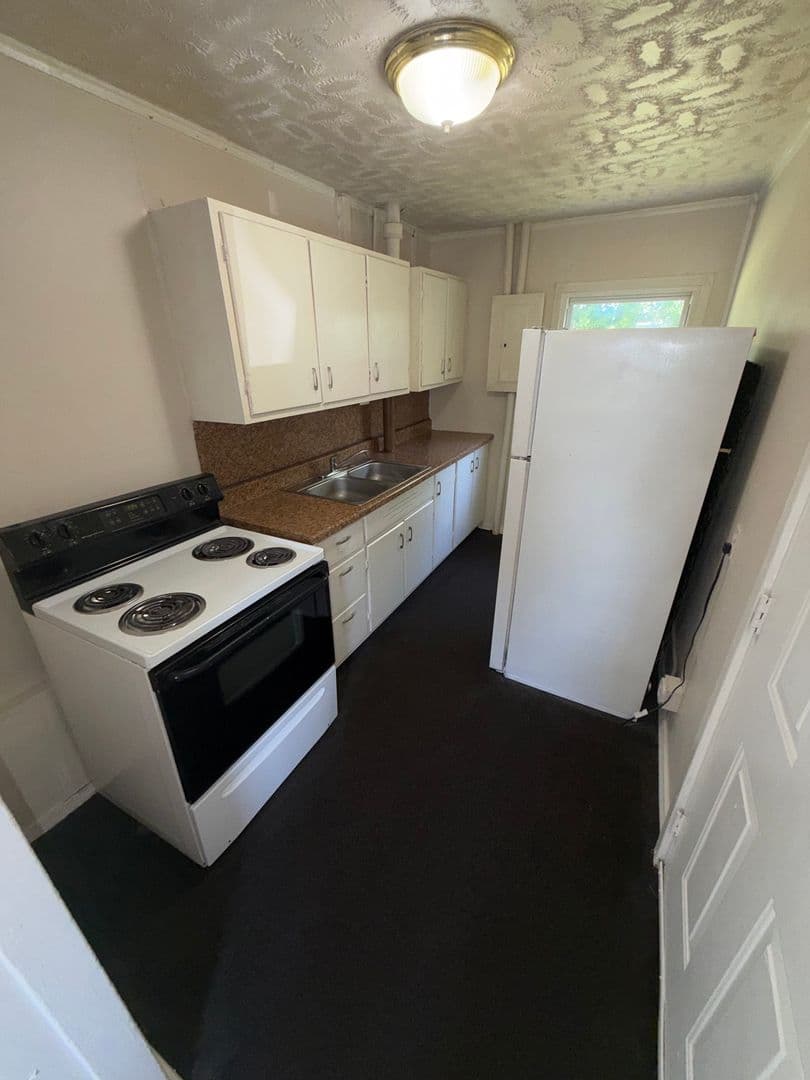 Evansville Apartment: 1240 & 1242 Negley Avenue