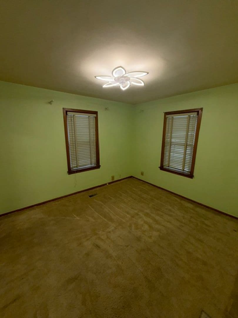 Evansville House: 1667 South Kerth Avenue