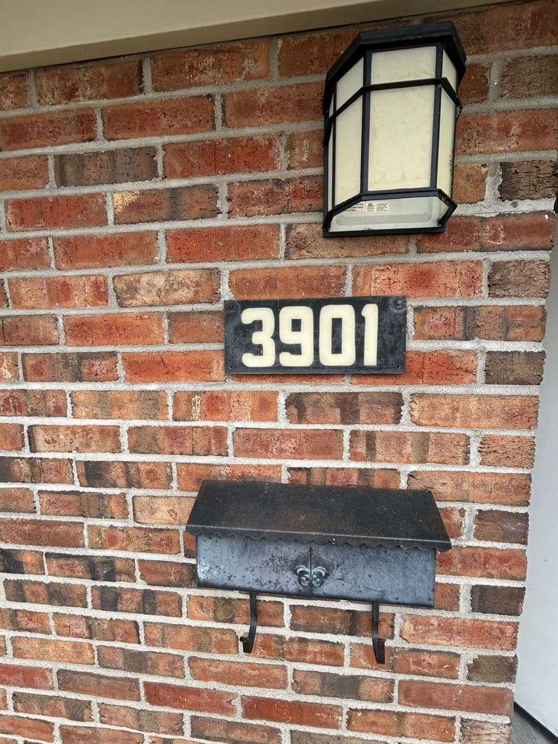 Evansville Apartment: 1210 Vista Court