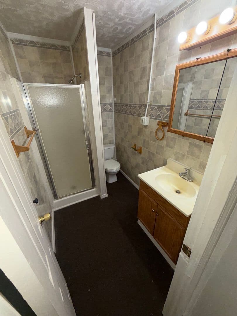 Evansville Apartment: 1240 & 1242 Negley Avenue