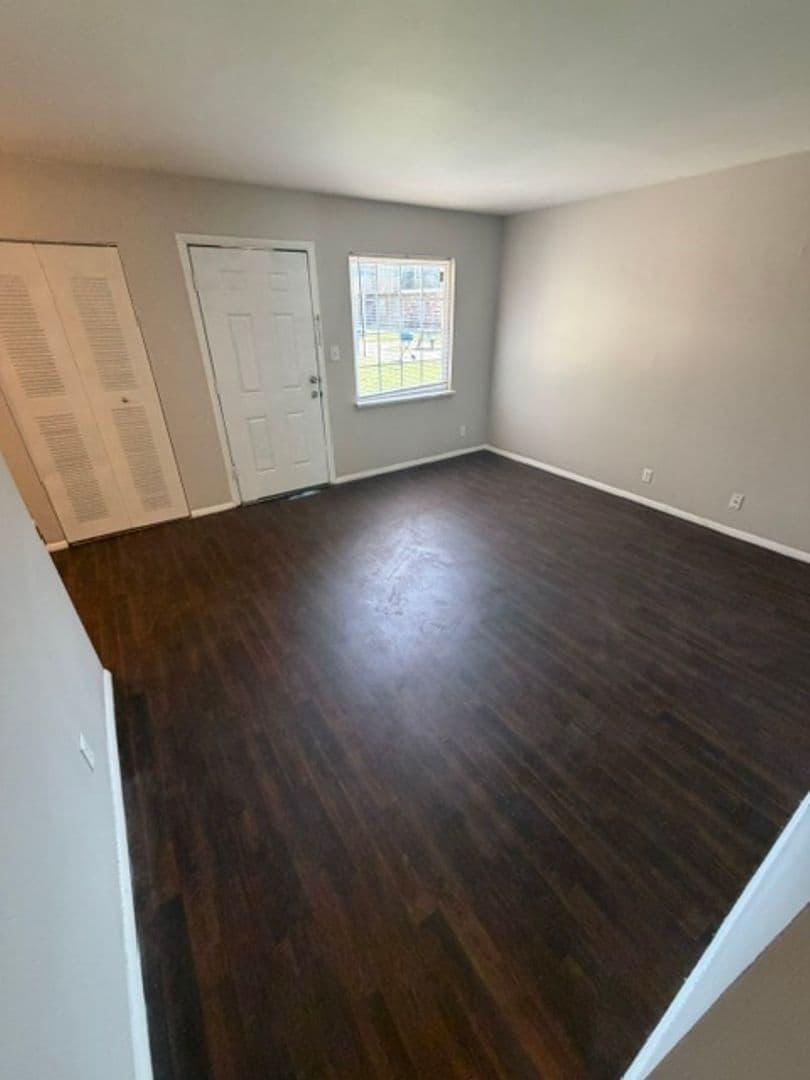 Evansville Apartment: 700 Chateau Drive